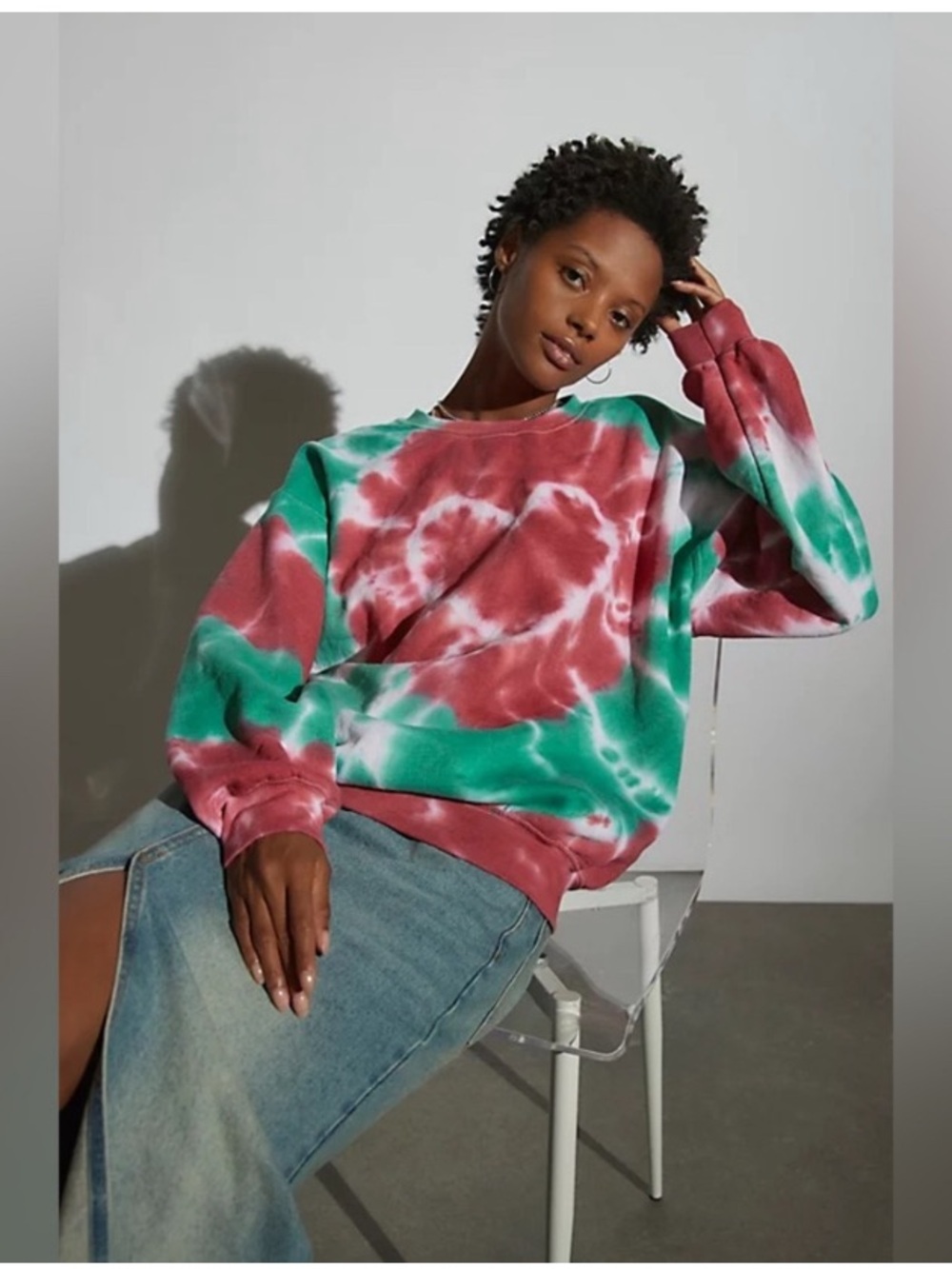 Urban Renewal Remade Heart Tie Dye Sweatshirt in Red, size L/XL NWT